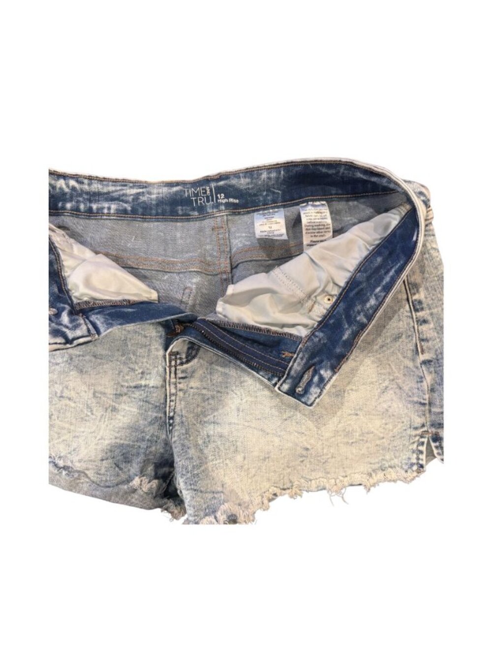 Time and Tru High Rise Acid Wash Distressed Denim Shorts Size 12 - Picture 3 of 3